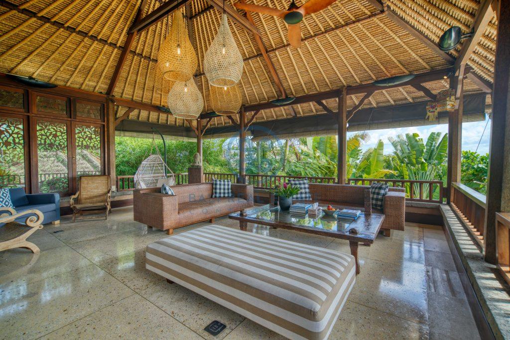 bedroom luxurious ocean view villa in Jimbaran Uluwatu for sale