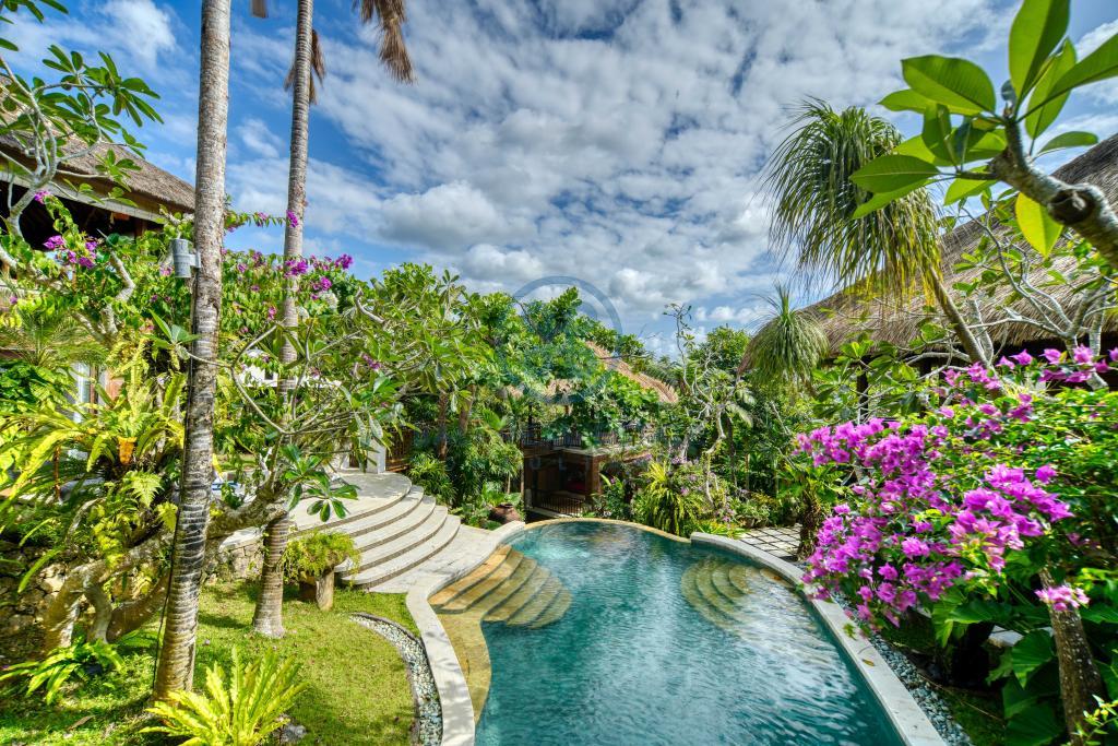 bedroom luxurious ocean view villa in Jimbaran Uluwatu for sale