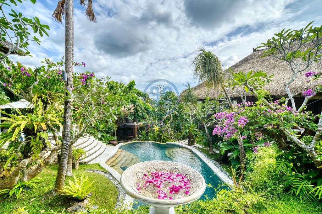 bedroom luxurious ocean view villa in Jimbaran Uluwatu for sale