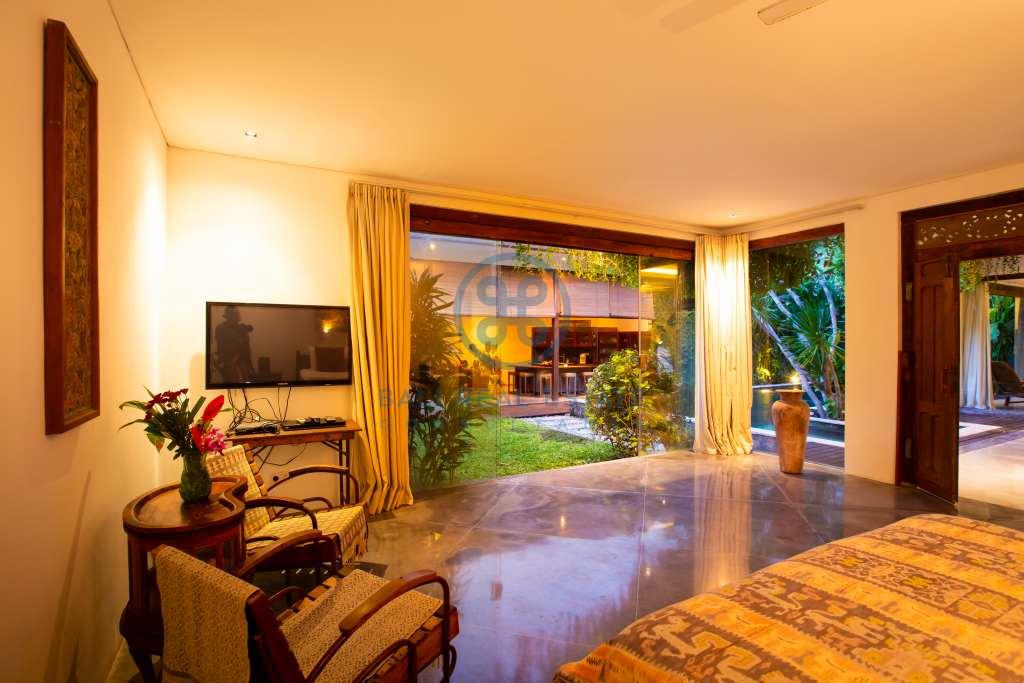 bedroom family home villa seminyak for sale rent