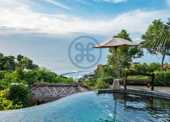 bedroom villa with private beach access in uluwatu for sale