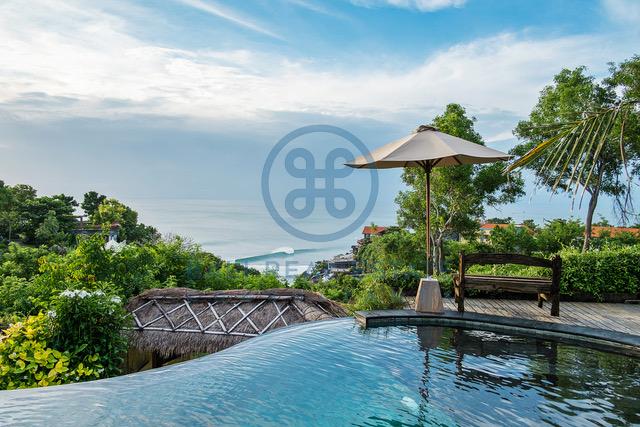 bedroom villa with private beach access in uluwatu for sale