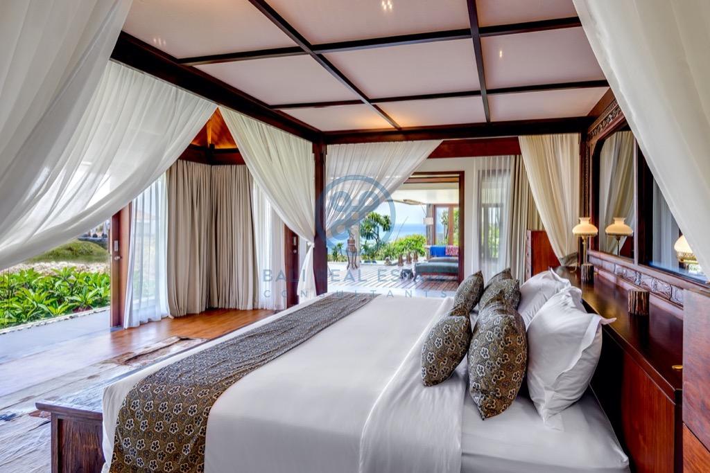 bedroom cliff top villa in uluwatu for sale