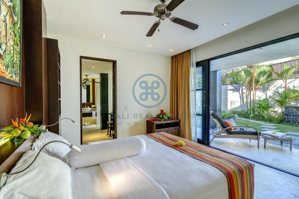 bedroom ocean view villa in uluwatu for sale