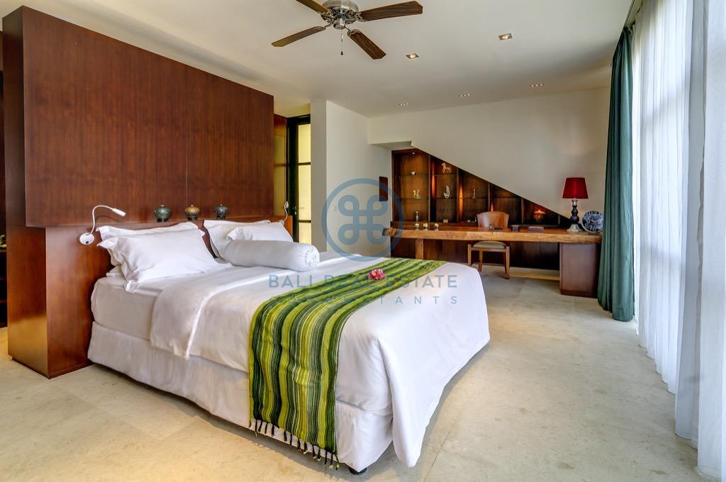 bedroom ocean view villa in uluwatu for sale