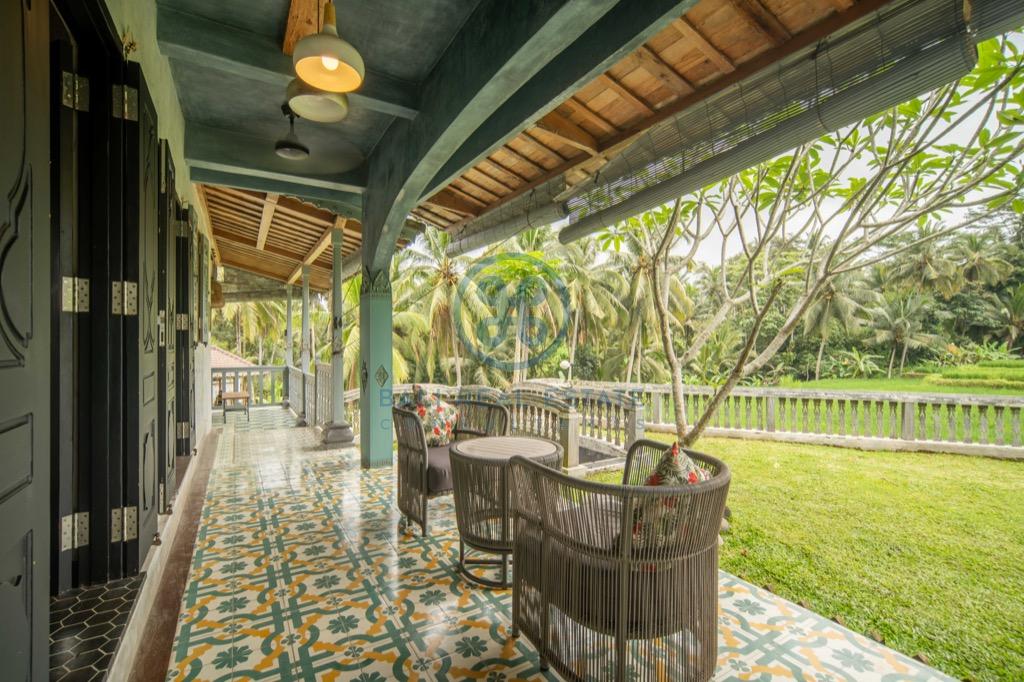 bedroom villa surrounded by ricefields in ubud for sale