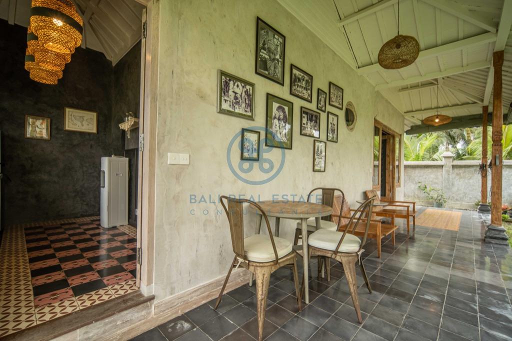 bedroom villa surrounded by ricefields in ubud for sale