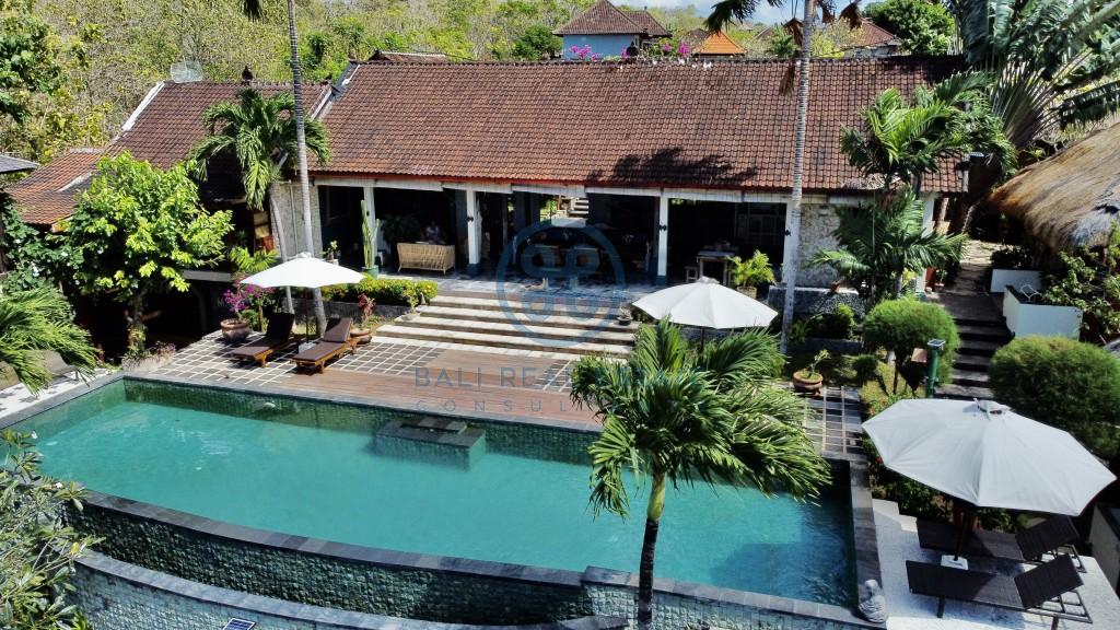 villa anjing charming bedroom boutique hotel in sawangan for sale